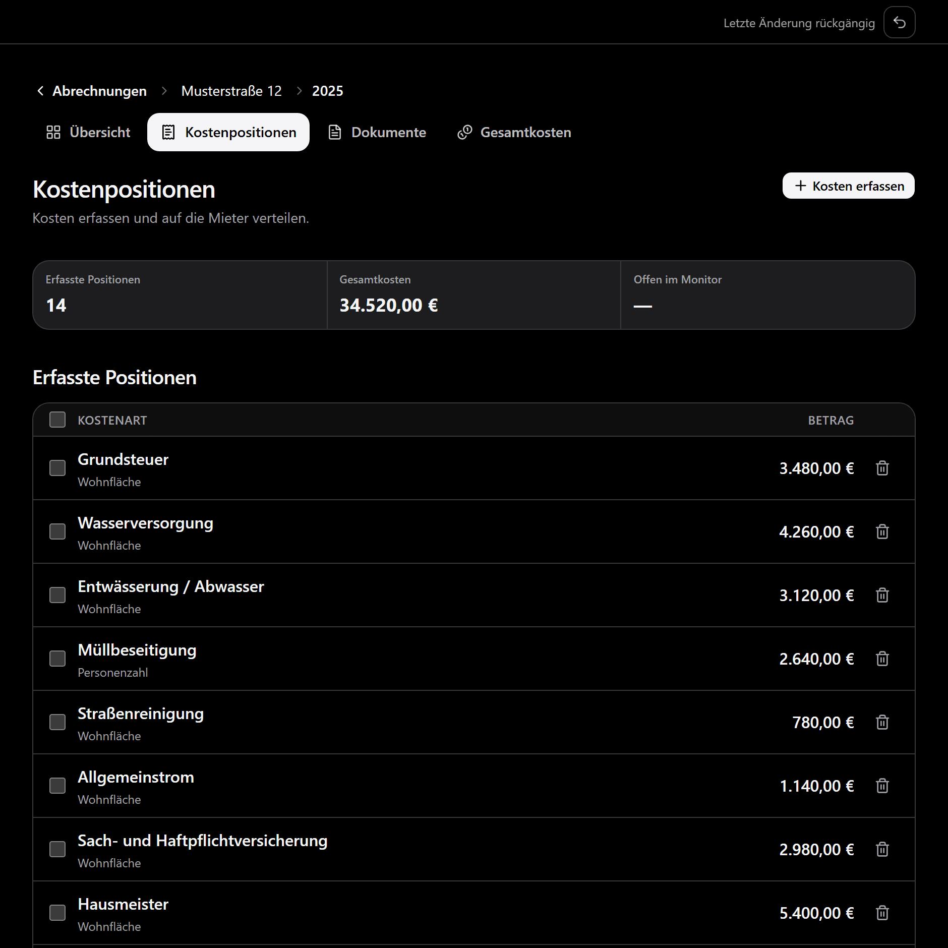 Kostenpositionen in lefymmo: vierzehn erfasste Positionen von der Grundsteuer bis zur Gartenpflege, jeweils mit Verteilerschlüssel und Betrag, darüber die Gesamtsumme von 34.520,00 €.