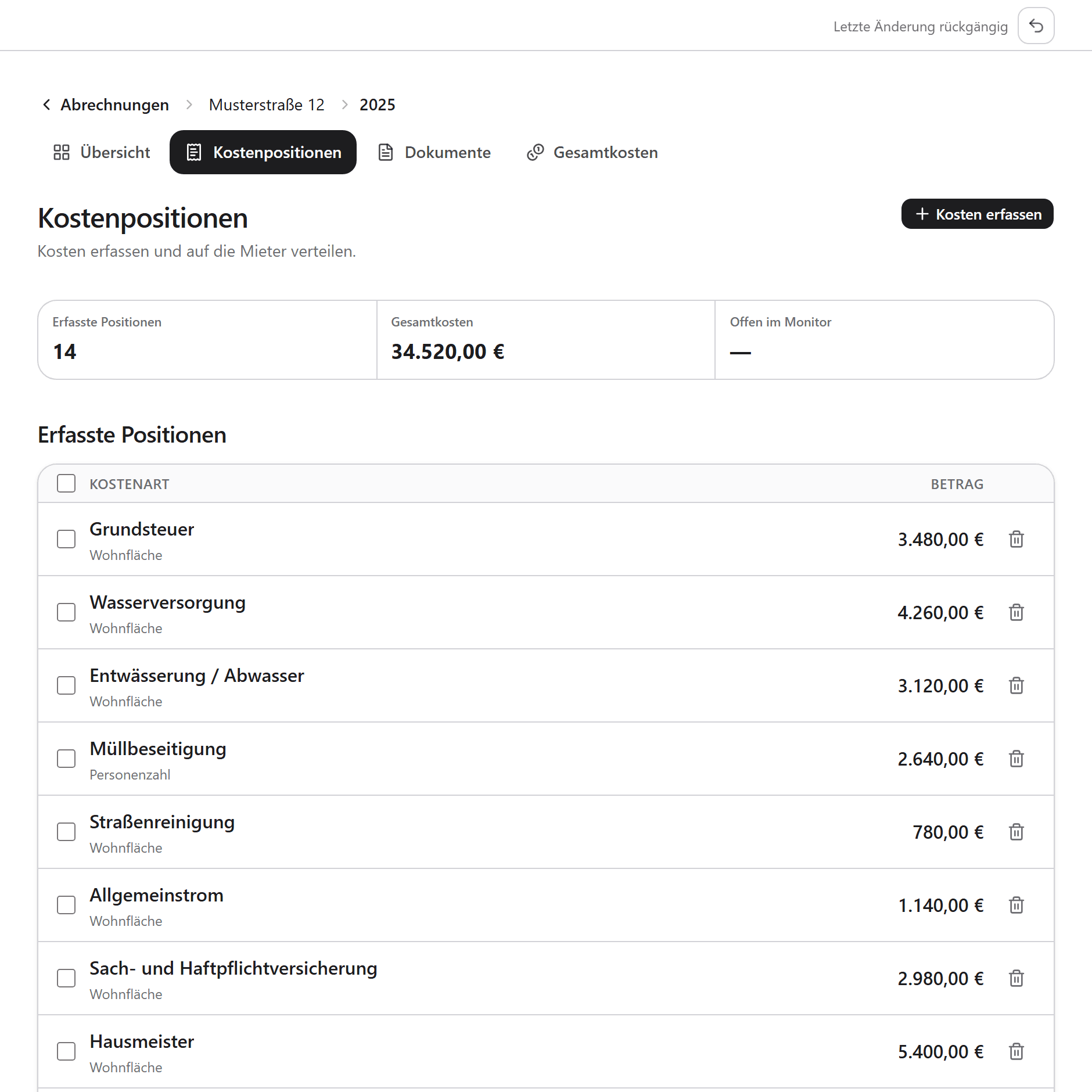 Kostenpositionen in lefymmo: vierzehn erfasste Positionen von der Grundsteuer bis zur Gartenpflege, jeweils mit Verteilerschlüssel und Betrag, darüber die Gesamtsumme von 34.520,00 €.